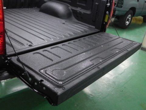 タンドラ　荷台　ベッドライナー　塗装　リアゲート